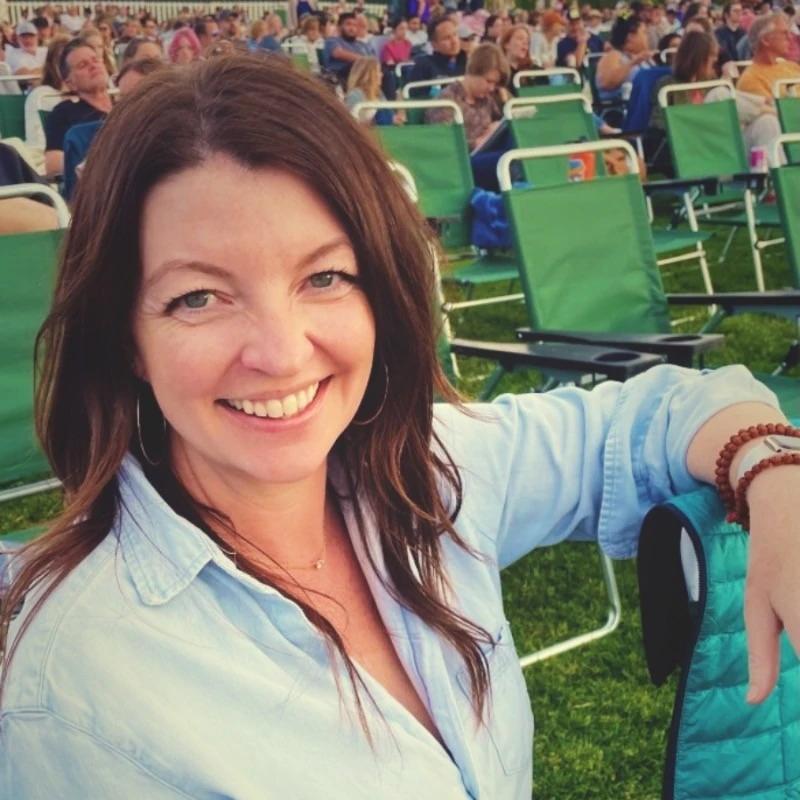 Meghan markle assume ex collaboratore di bill gates per espandere il suo impero commerciale